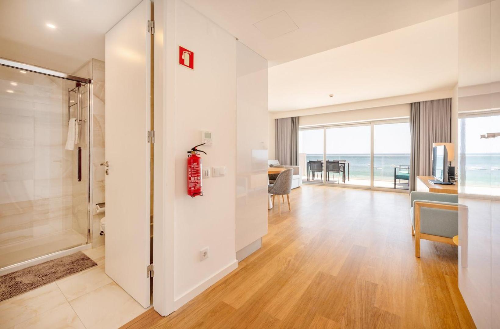 Guestready - Beachfront Naufrago'S Retreat 2 Sesimbra Exterior photo